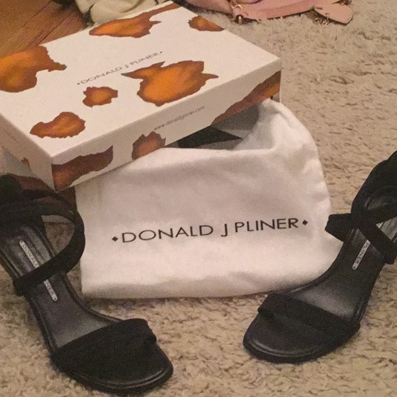 Donald J. Pliner Shoes - Donald J Pliner Black Mesa Elastic Heels